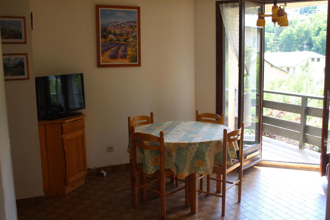 Appartement Au Calme, A Deux Pas Du Plan D Eau アンブラン エクステリア 写真
