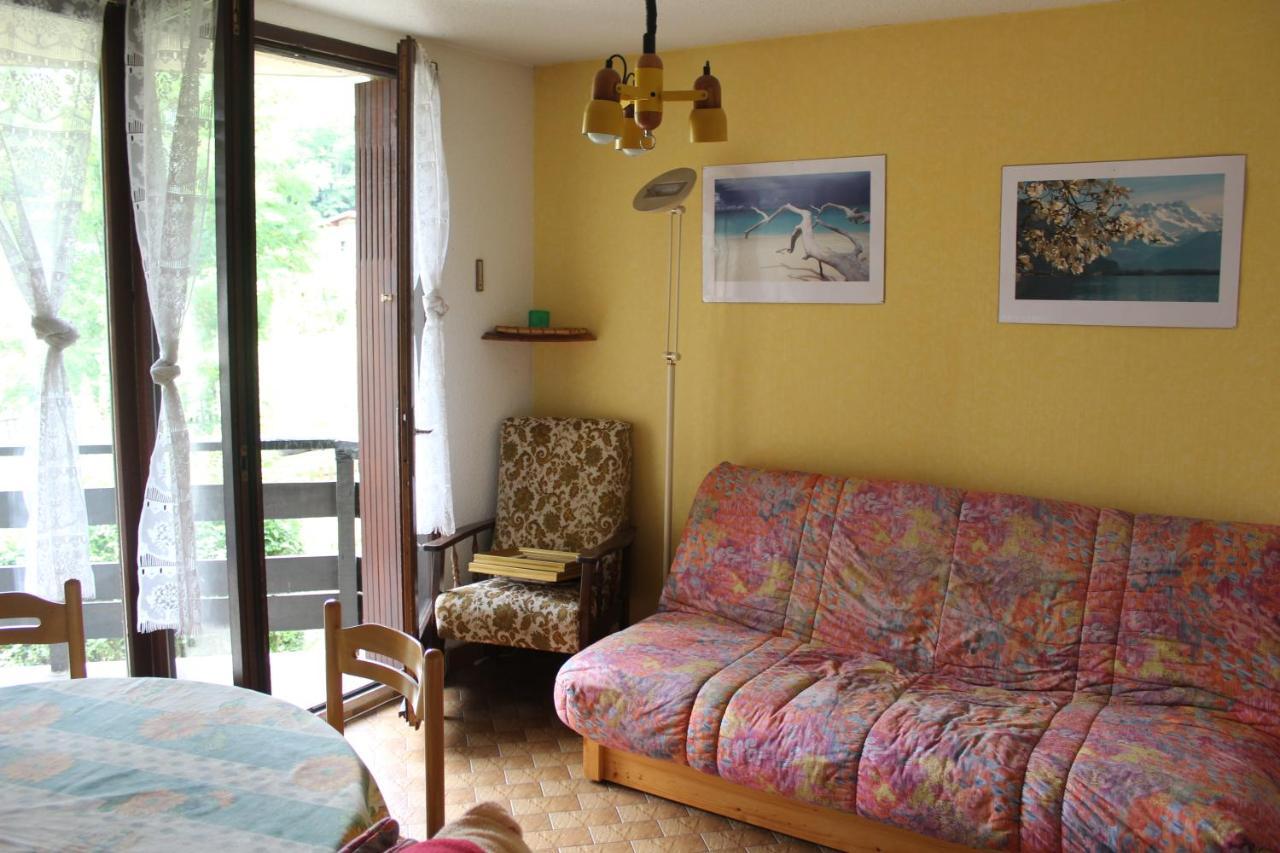 Appartement Au Calme, A Deux Pas Du Plan D Eau アンブラン エクステリア 写真